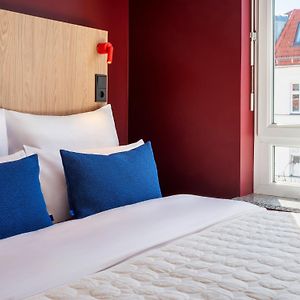 Kleine Kamer met een Queen Size Bed